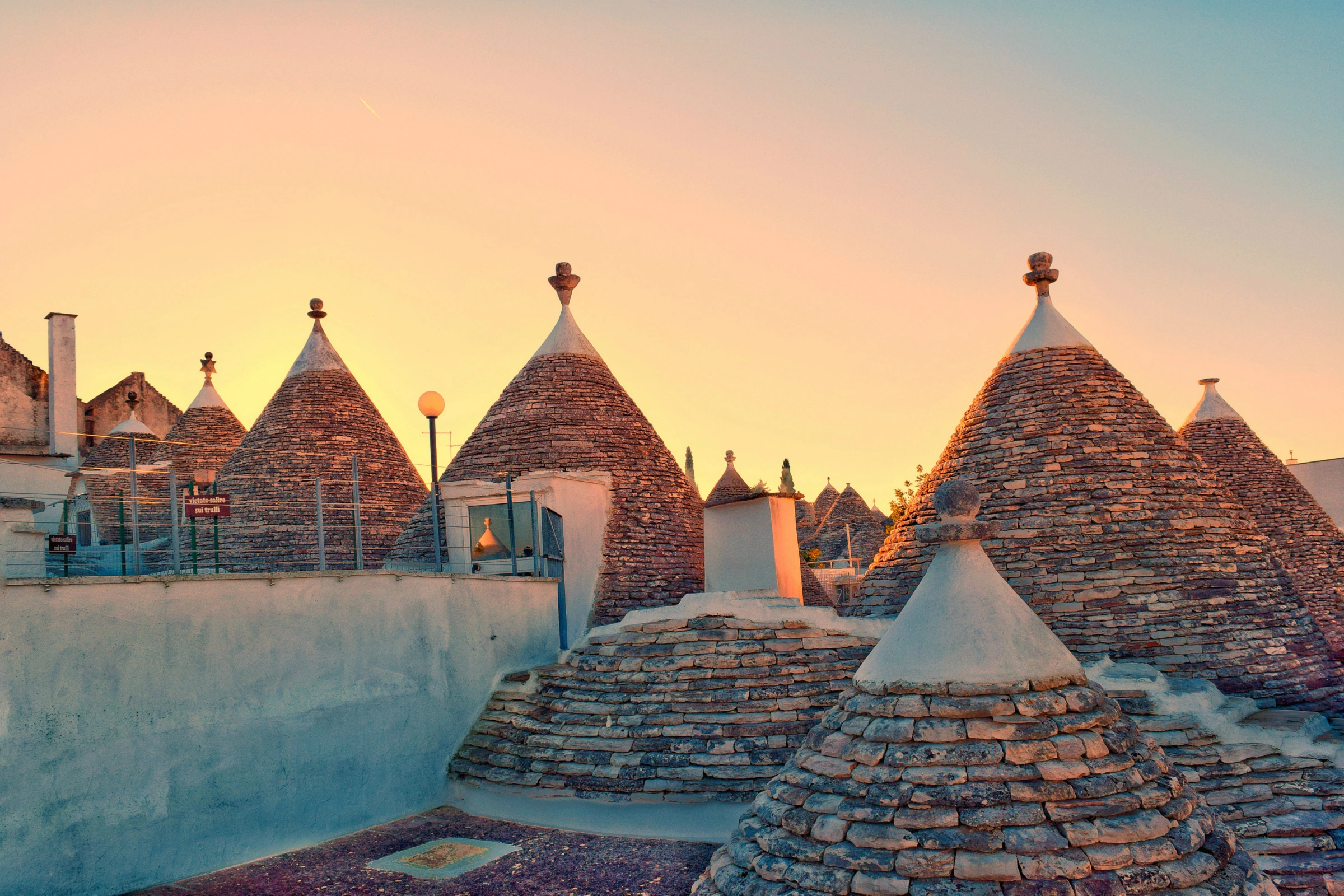 Alberobello[1].webp